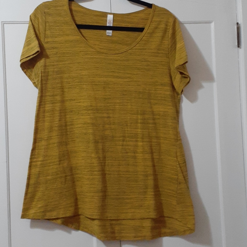 Lularoe Clssic tee